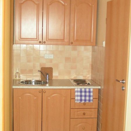 Kucko Panzio Gyor Apartment Екстериор снимка