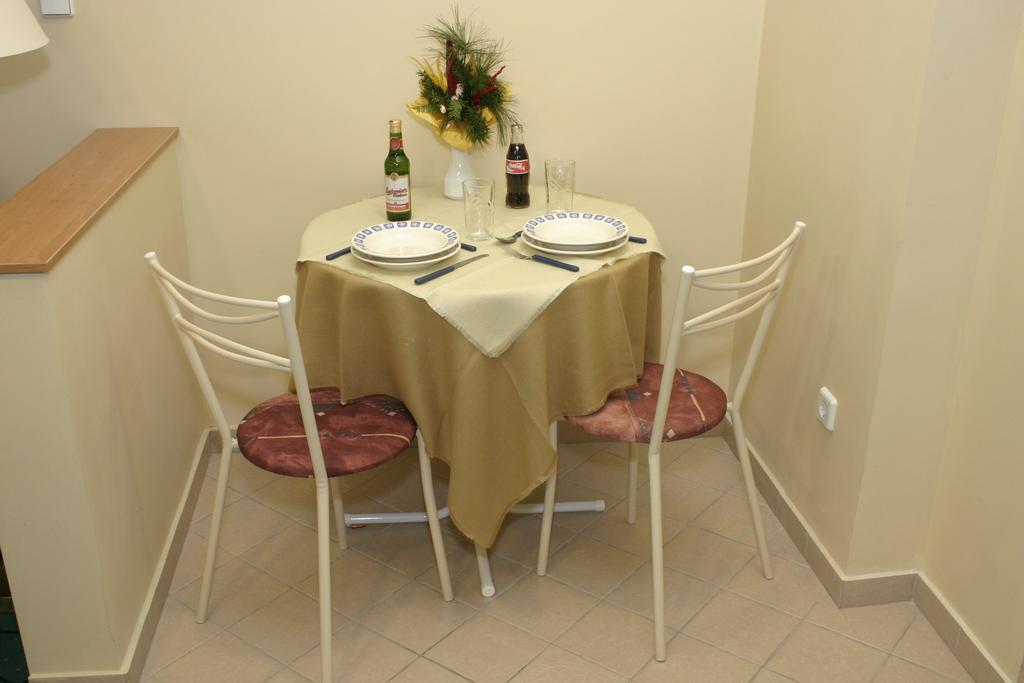 Kucko Panzio Gyor Apartment Екстериор снимка