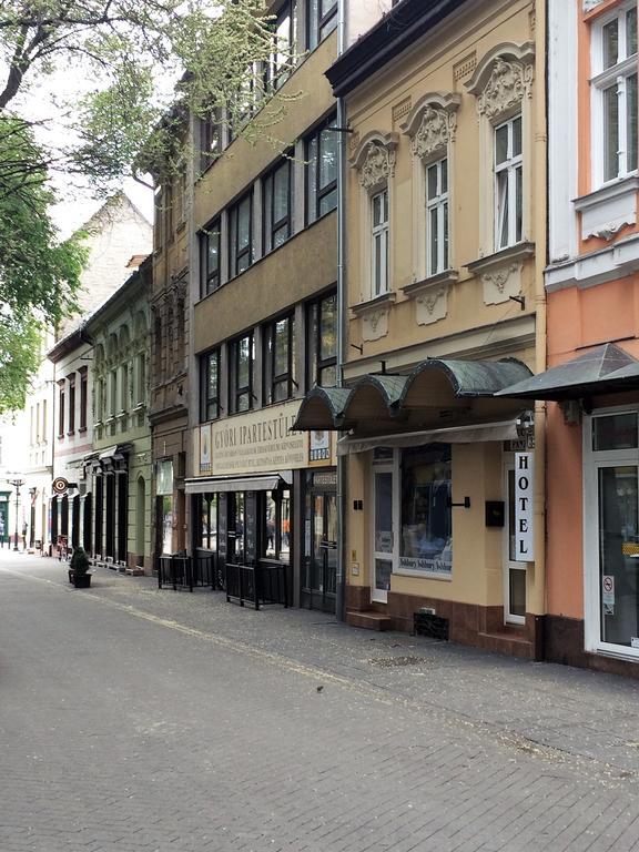 Kucko Panzio Gyor Apartment Екстериор снимка